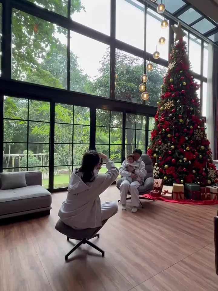 Erika Carlina rayakan ultah DJ Bravy © 2025 Instagram Erika Carlina rayakan ultah DJ Bravy © 2025 Instagram