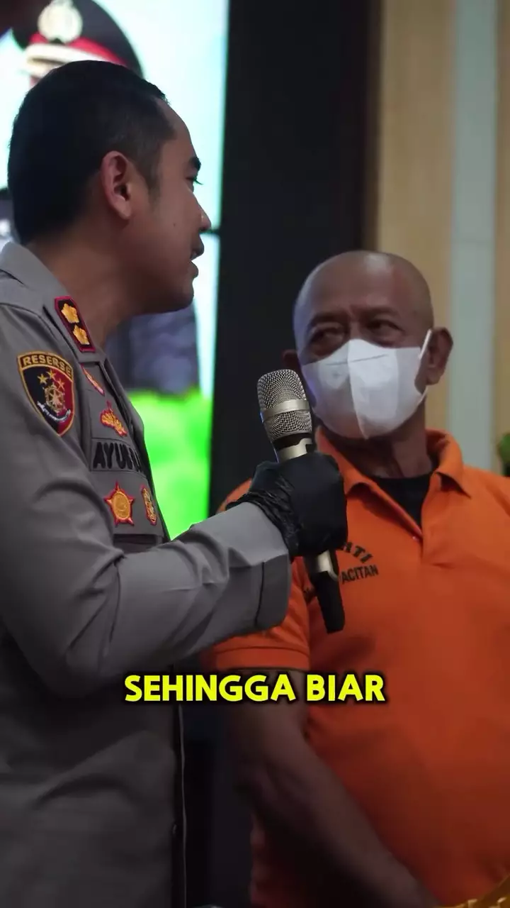 Kakek Tarman jadi tersangka pemalsuan cek 3 miliar © 2025 brilio.net Kakek Tarman jadi tersangka pemalsuan cek 3 miliar © 2025 brilio.net