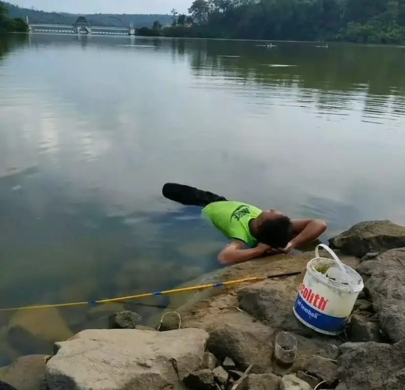 bapak bapak mancing kocak © berbagai sumber bapak bapak mancing kocak © berbagai sumber