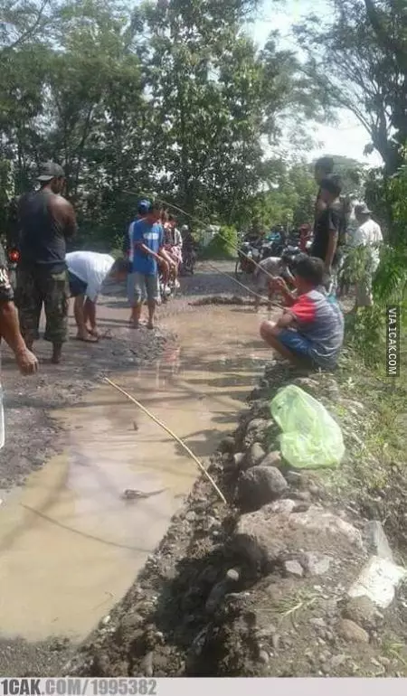 bapak bapak mancing kocak © berbagai sumber bapak bapak mancing kocak © berbagai sumber