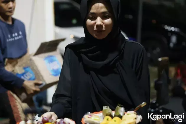 Tahlilan 7 harian Epy Kusnandar © 2025 KapanLagi Tahlilan 7 harian Epy Kusnandar © 2025 KapanLagi