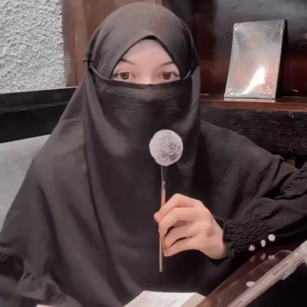 Blak-blakan akui nikah siri, Inara Rusli ternyata belum minta maaf ke Wardatina Mawa karena depresi