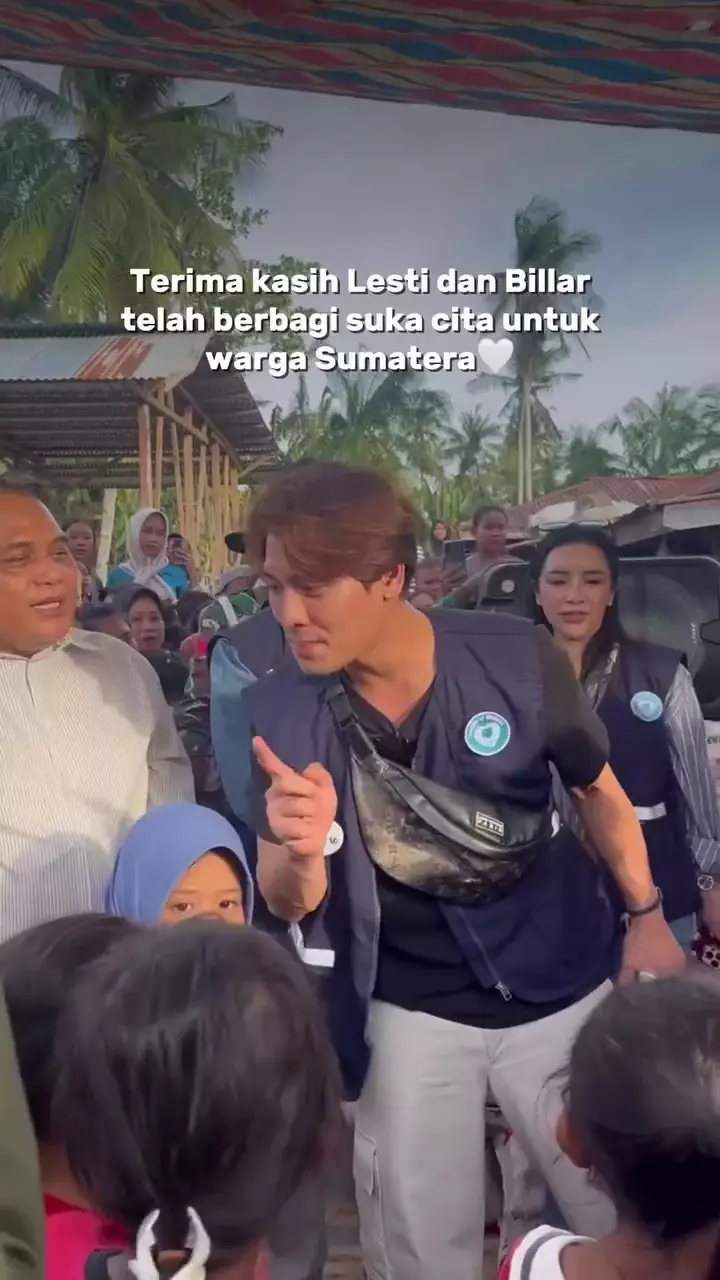 Lesty Kejora turun bantu korban bencana saat hamil 7 bulan © 2025 brilio.net Lesty Kejora turun bantu korban bencana saat hamil 7 bulan © 2025 brilio.net