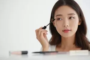 Rekomendasi base makeup untuk hasil natural ala cewek Korea