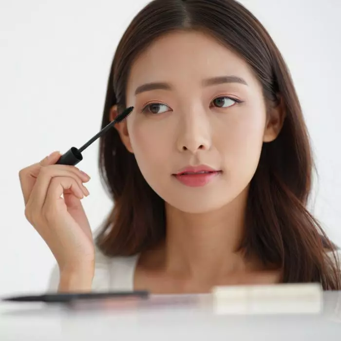 Rekomendasi base makeup untuk hasil natural ala cewek Korea