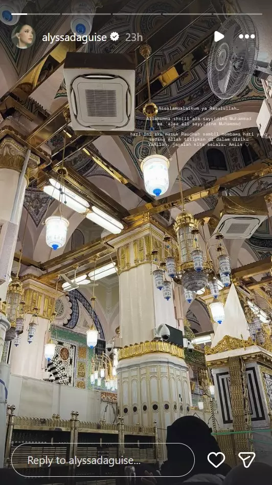 Alyssa dan Al umrah bersama pertama kali © 2025 brilio.net Alyssa dan Al umrah bersama pertama kali © 2025 brilio.net