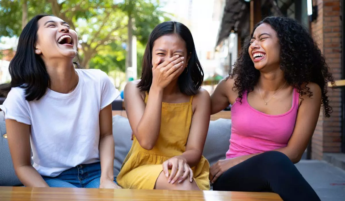 100 Kata-kata absurd receh tapi masuk akal soal kehidupan, bikin senyum tapi mikir