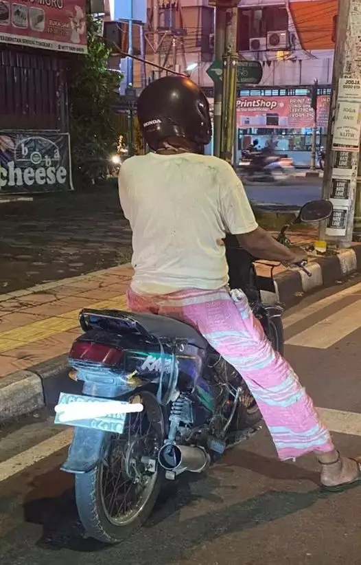 outfit nyeleneh bapak bapak © berbagai sumber outfit nyeleneh bapak bapak © berbagai sumber