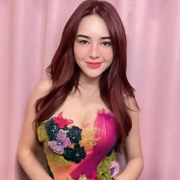 Potret jadul pas foto 11 seleb saat masih SMP, penampilan jadulnya beda banget sama sekarang