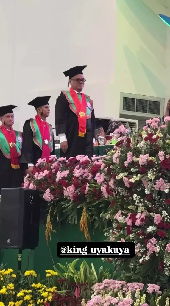 Uya Kuya wisuda S2 di Unissula Semarang © Instagram Uya Kuya wisuda S2 di Unissula Semarang © Instagram