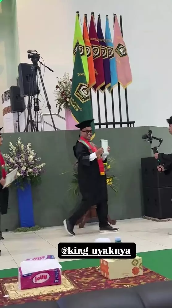Uya Kuya wisuda S2 di Unissula Semarang © Instagram Uya Kuya wisuda S2 di Unissula Semarang © Instagram