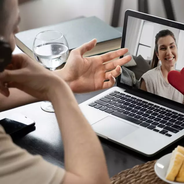 100 Kata-kata cinta jarak jauh (LDR) yang menguatkan, menjaga rasa meski terpisah jauh