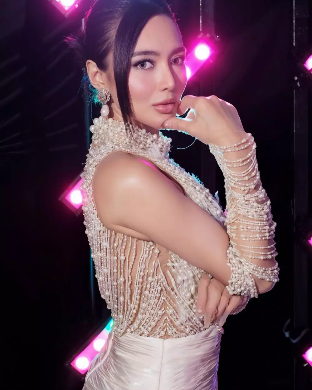 Wika Salim dicibir cuma anak tukang bangunan © berbagai sumber Wika Salim dicibir cuma anak tukang bangunan © berbagai sumber