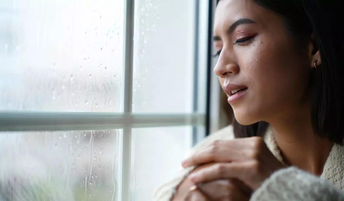 100 Kata-kata pura-pura bahagia, senyum di luar tapi hancur di dalam