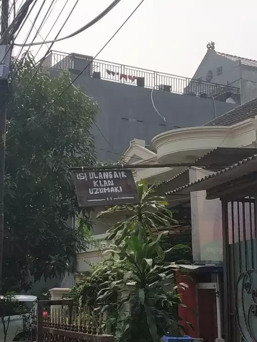 spanduk dagang anime © berbagai sumber spanduk dagang anime © berbagai sumber