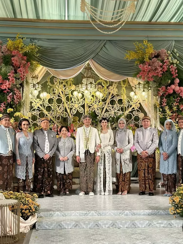 Alifiya Arkana anak Dede Yusuf menikah © 2025 brilio.net Alifiya Arkana anak Dede Yusuf menikah © 2025 brilio.net