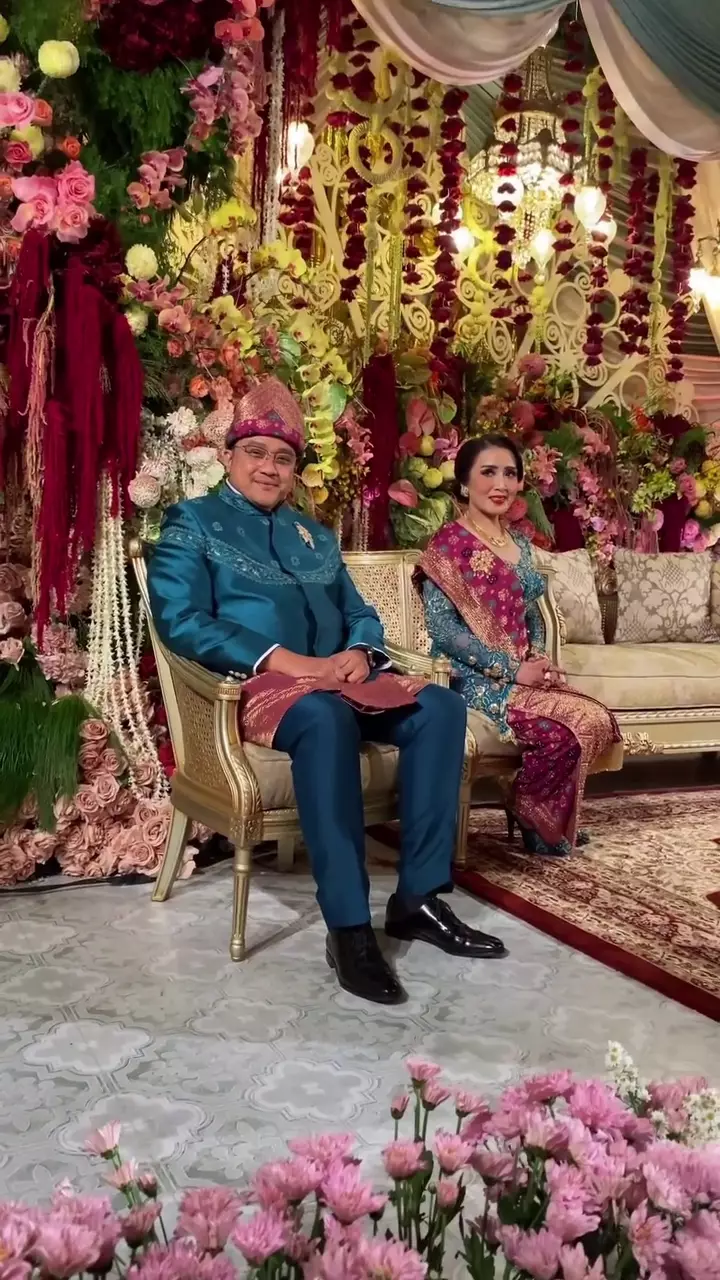 Alifiya Arkana anak Dede Yusuf menikah © 2025 brilio.net Alifiya Arkana anak Dede Yusuf menikah © 2025 brilio.net