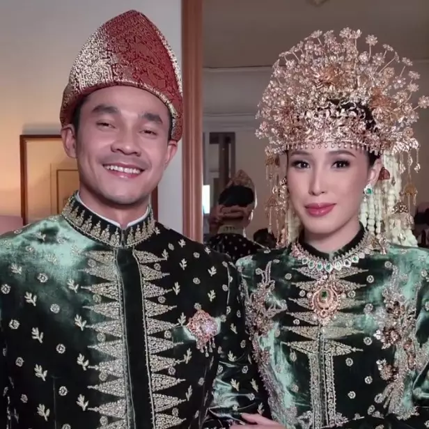 Dede Yusuf Mantu, ini 9 potret pernikahan Alifiya Arkana dan Khalifah Al Kays, mahar 171 logam mulia