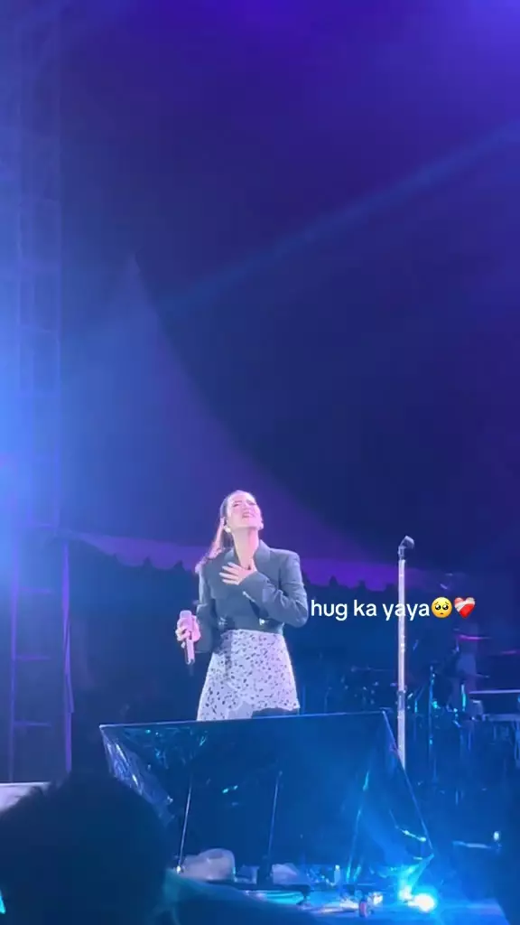 Raisa menangis saat manggung usai ibu meninggal © 2025 brilio.net Raisa menangis saat manggung usai ibu meninggal © 2025 brilio.net