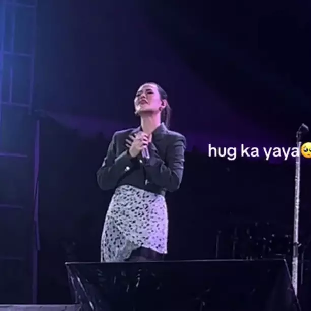 Raisa menangis saat manggung pertama kali usai sang ibu meninggal, 7 momennya tuai simpati