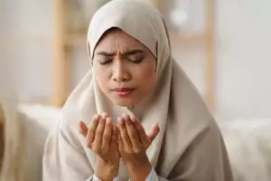 100 Kata-kata doa singkat untuk menenangkan hati yang sedang gelisah dan lelah