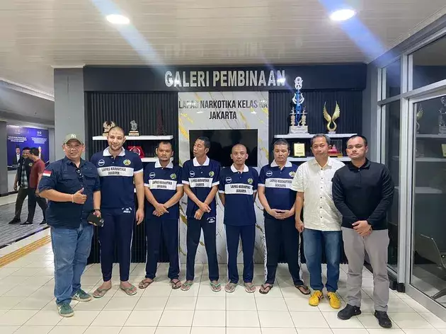 Ammar Zoni dipindah sementara ke blok high risk Lapas Cipinang © 2025 brilio.net Ammar Zoni dipindah sementara ke blok high risk Lapas Cipinang © 2025 brilio.net