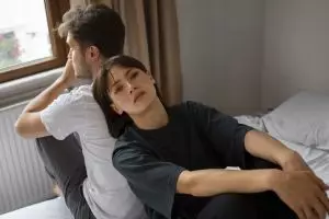 100 Kata-kata hari ini tentang cinta sedih, mewakili perasaan terdalam