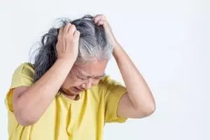 Cara mencegah uban prematur tanpa semir rambut, andalkan 1 bumbu dapur