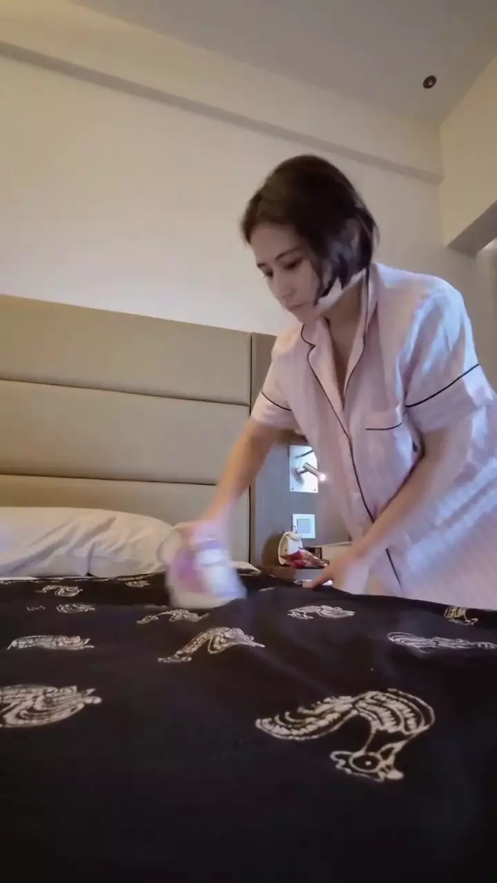 Prilly Latuconsina hadiri nikahan fans © 2025 Instagram Prilly Latuconsina hadiri nikahan fans © 2025 Instagram