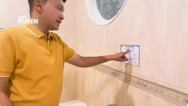 potret kamar tidur ruben onsu penuh tempelan hafalan doa harian © 2025 brilio.net