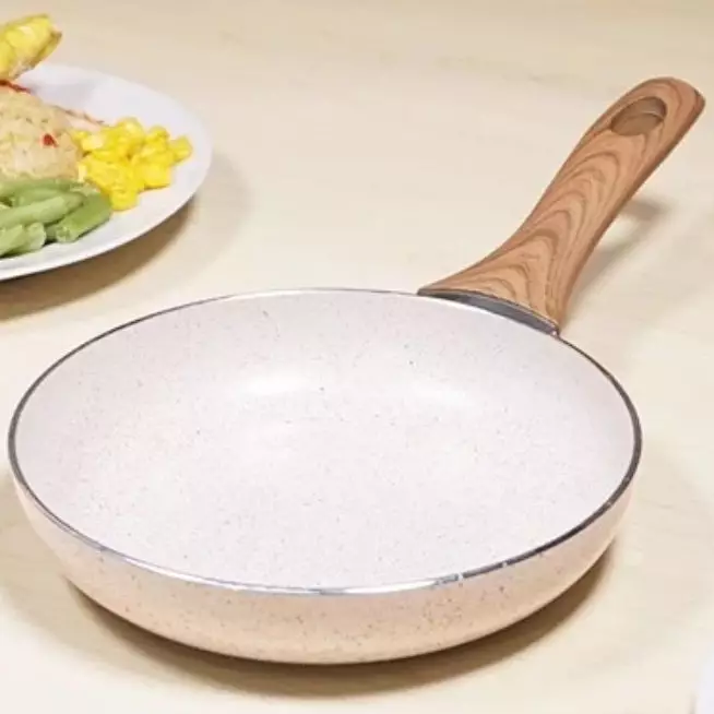 9 Rekomendasi panci keramik favorit di bawah Rp300 ribu, estetik, anti lengket, dan mudah dibersihkan