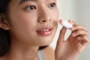 5 Rekomendasi lip gloss untuk anak sekolahan, tapil natural, harga ramah kantong