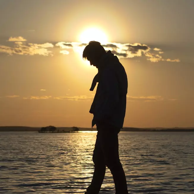 100 Kata-kata jangan sedih, ungkapkan perasaanmu di media sosial