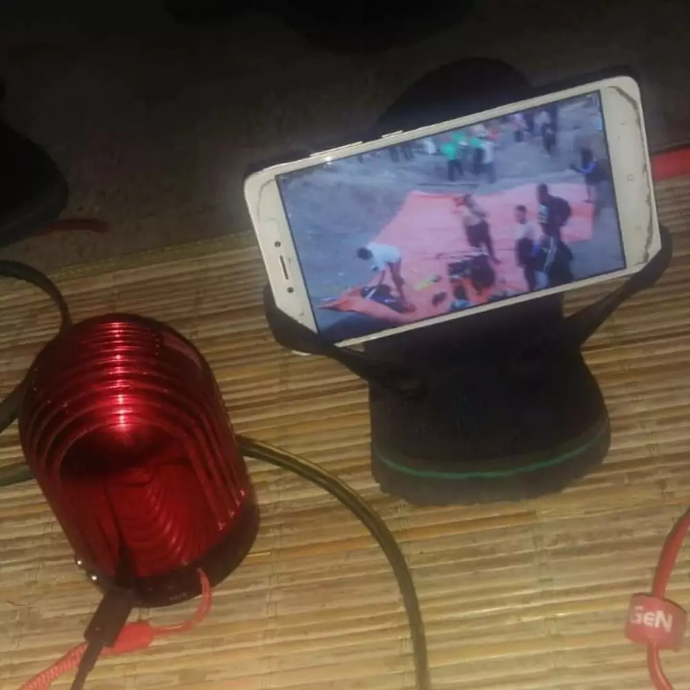 life hack nonton di HP © Instagram life hack nonton di HP © Instagram