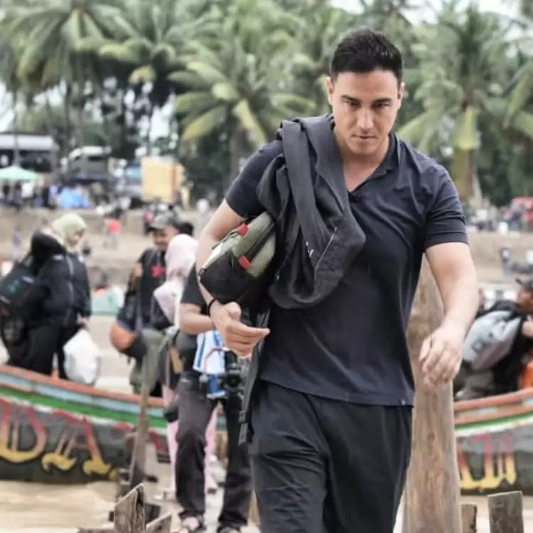 Hamish Daud datangi korban Aceh di tengah putusan cerai Raisa © 2025 Instagram