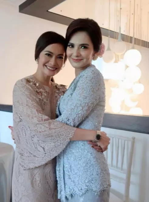 kebersamaan Cut Tari dan Ersa Mayori © Instagram