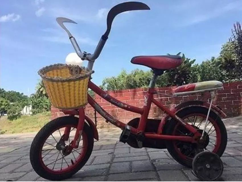 benda absurd di sepeda © berbagai sumber benda absurd di sepeda © berbagai sumber