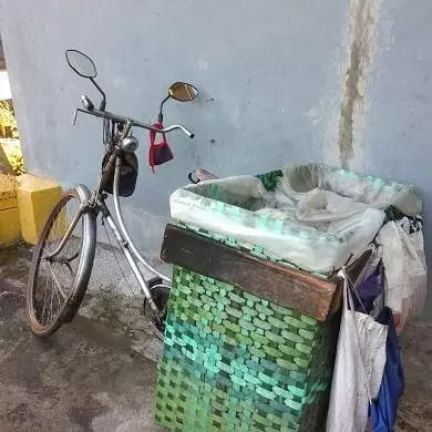 benda absurd di sepeda © berbagai sumber benda absurd di sepeda © berbagai sumber