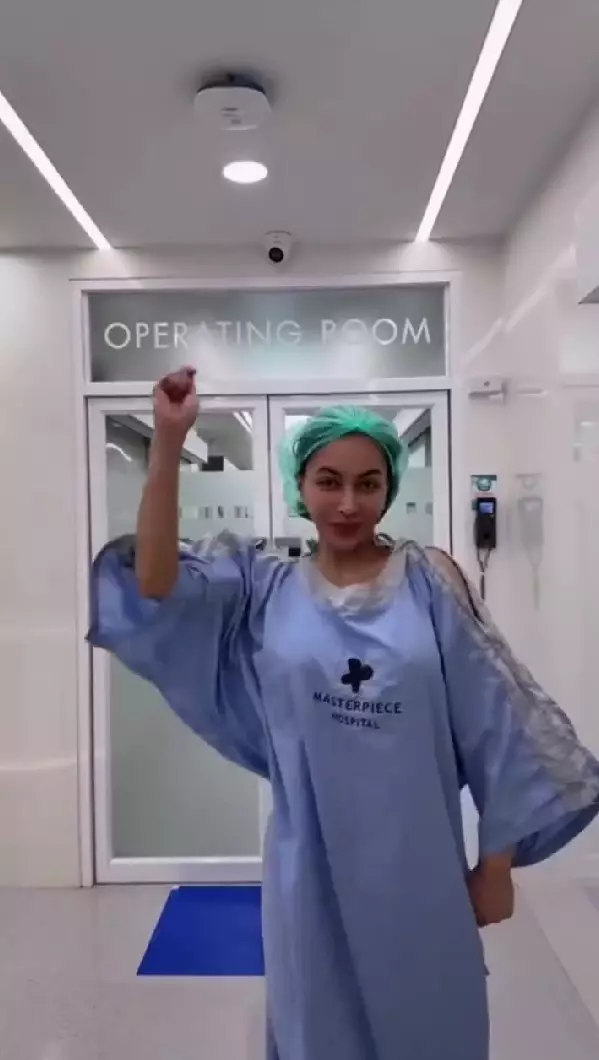 Kurang percaya diri dengan badannya, Denada kembali putuskan oplas dada, ini 9 potret terbarunya © 2025 brilio.net