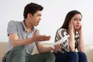 100 Kata-kata sedih cinta beda agama, mengajarkan keikhlasan