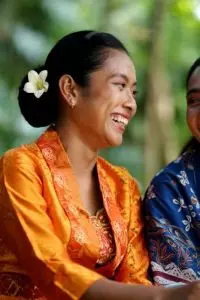 Di tengah hiruk pikuk media sosial dan rutinitas harian, kata-kata singkat namun bermakna sering menjadi tempat singgah hati yang lelah.