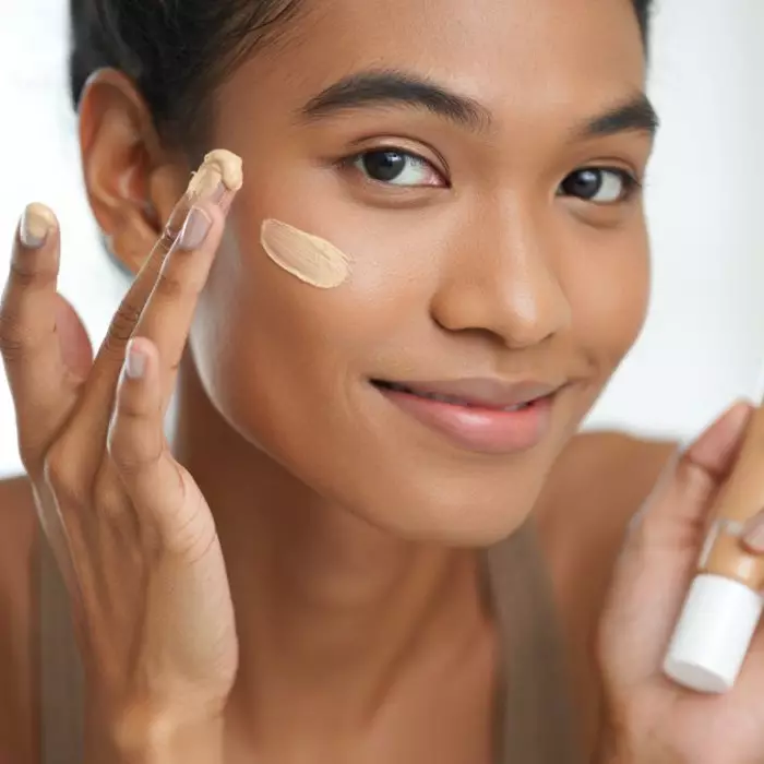 5 Rekomendasi cream foundation untuk daily dan acara formal, hasil flawless tanpa crack