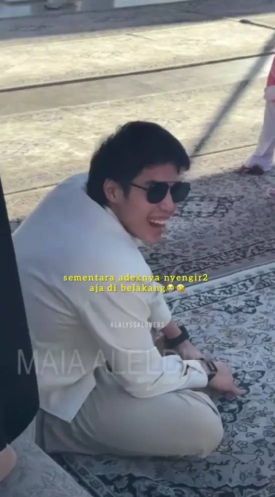 emak-emak heboh minta foto Al Ghazali © TikTok emak-emak heboh minta foto Al Ghazali © TikTok