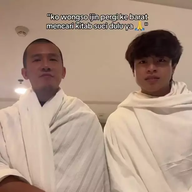 Mualaf delapan bulan lalu, ini 9 potret Steven Wongso umrah perdana ditemani Ustaz Felix Siauw