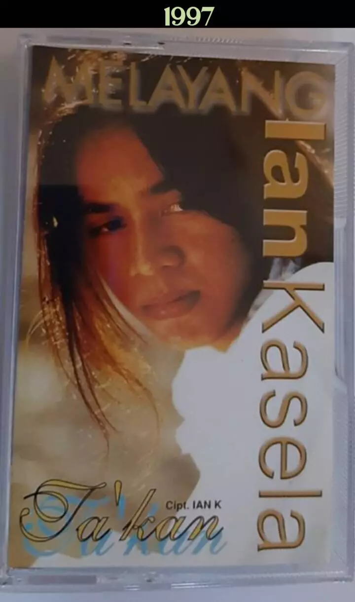 Potret Ian Kasela sebelum tenar jadi vokalis Raja © Facebook Potret Ian Kasela sebelum tenar jadi vokalis Raja © Facebook