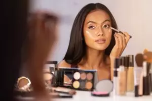 5 Rekomendasi concealer brand lokal yang aman untuk kulit sensitif