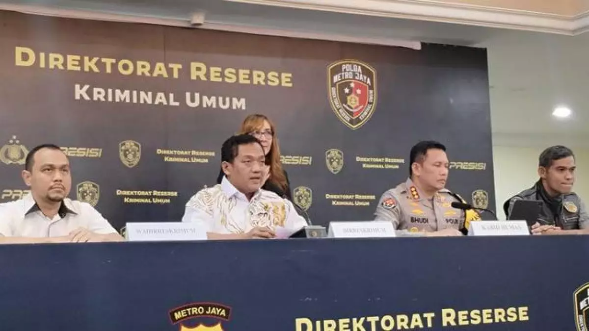 Polda Metro Jaya perlihatkan ijazah asli Joko Widodo, Roy Suryo Cs tetap berstatus tersangka