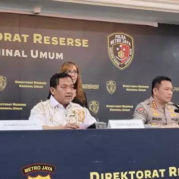 Polda Metro Jaya perlihatkan ijazah asli Joko Widodo, Roy Suryo Cs tetap berstatus tersangka