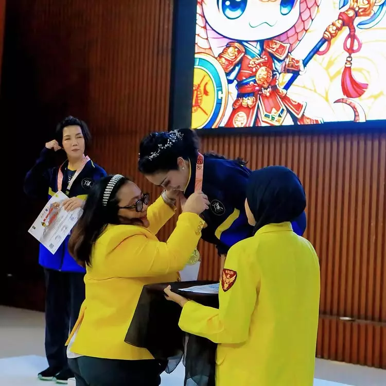 Krisdayanti raih emas kejurnas wushu © 2025 Instagram