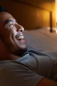 Status lucu bukan cuma soal bikin orang ketawa, tapi juga soal menyampaikan realita hidup dengan cara santai dan jujur.